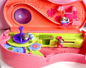 littlest pet shop puppy playset with figures Great Condition 2007 Hasbro