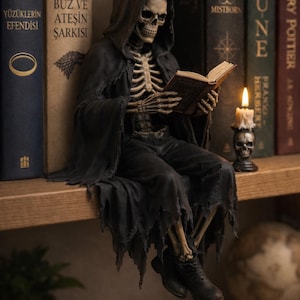 Gotycka figurka szkieletu czytającego, dekoracja ciemnej półki, drukowana w 3D figurka z książki Grim Reaper, upiorna figurka biblioteczna