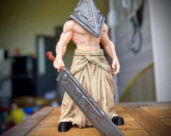 Dark Pyramid Warrior Statue, Horror Game Inspired Decor, Great Sword Executioner Figurine, 3D Printed Gothic Sculpture