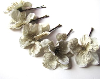 Pale Green Flower Hair Pin Set, Light Sage Green Bobby Pin Flowers with Lace