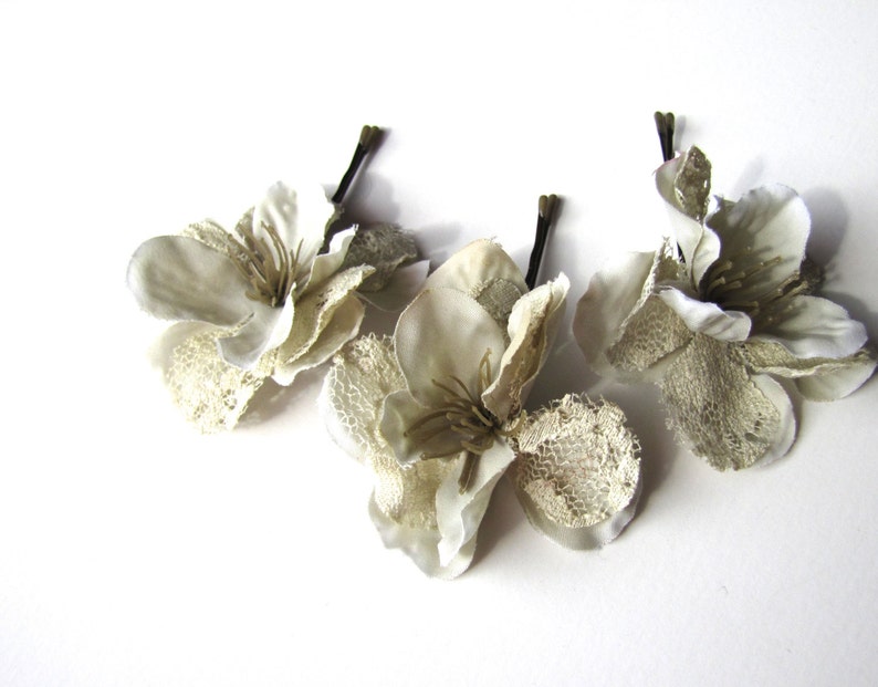 Pale Green Flower Hair Pin Set, Light Sage Green Bobby Pin Flowers with Lace image 4
