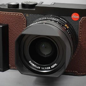 LIM&#39;S Genuine Italy Leather Camera Half Case Metal Grip Dovetail Plate for Leica Q3  [Brown]