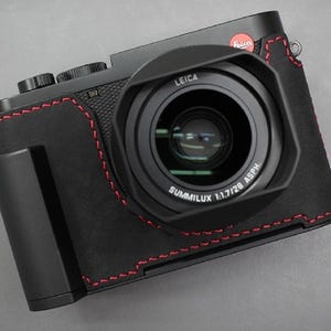LIM&#39;S Genuine Italy Leather Camera Half Case Metal Grip Dovetail Plate Handmade for Leica Q3 Q3 43 [Nero Black/Red]