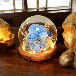 Handmade LED Floral Dome Lamp, Forever Flower Terrarium Light, Enchanting Home Décor, Romantic Night Light, Unique Gift