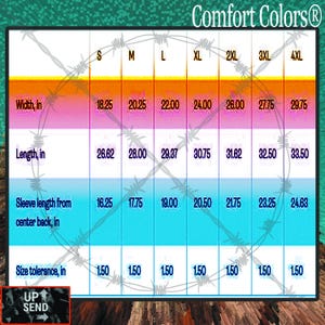 Pu&ograve; includere: Una tabella delle taglie per l'abbigliamento Comfort Colors, con misure in pollici per larghezza, lunghezza e lunghezza delle maniche. Le taglie vanno dalla S alla 4XL, con informazioni sulla tolleranza delle taglie. La tabella include il testo "UP SEND".