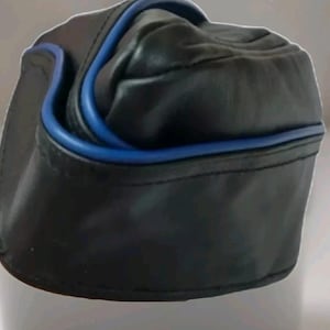 ハンドメイドブラックレザーサイドキャップ：ミリタリーコスプレ衣装帽子
