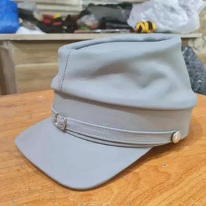 Light Grey Civil War Era Leather Kepi Hat – Vintage Reenactment Cap – 1860s Military Replica Headwear
