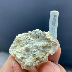 Natural Aquamarine Crystal Specimen: Raw Pakistan Mineral (9 Gram)