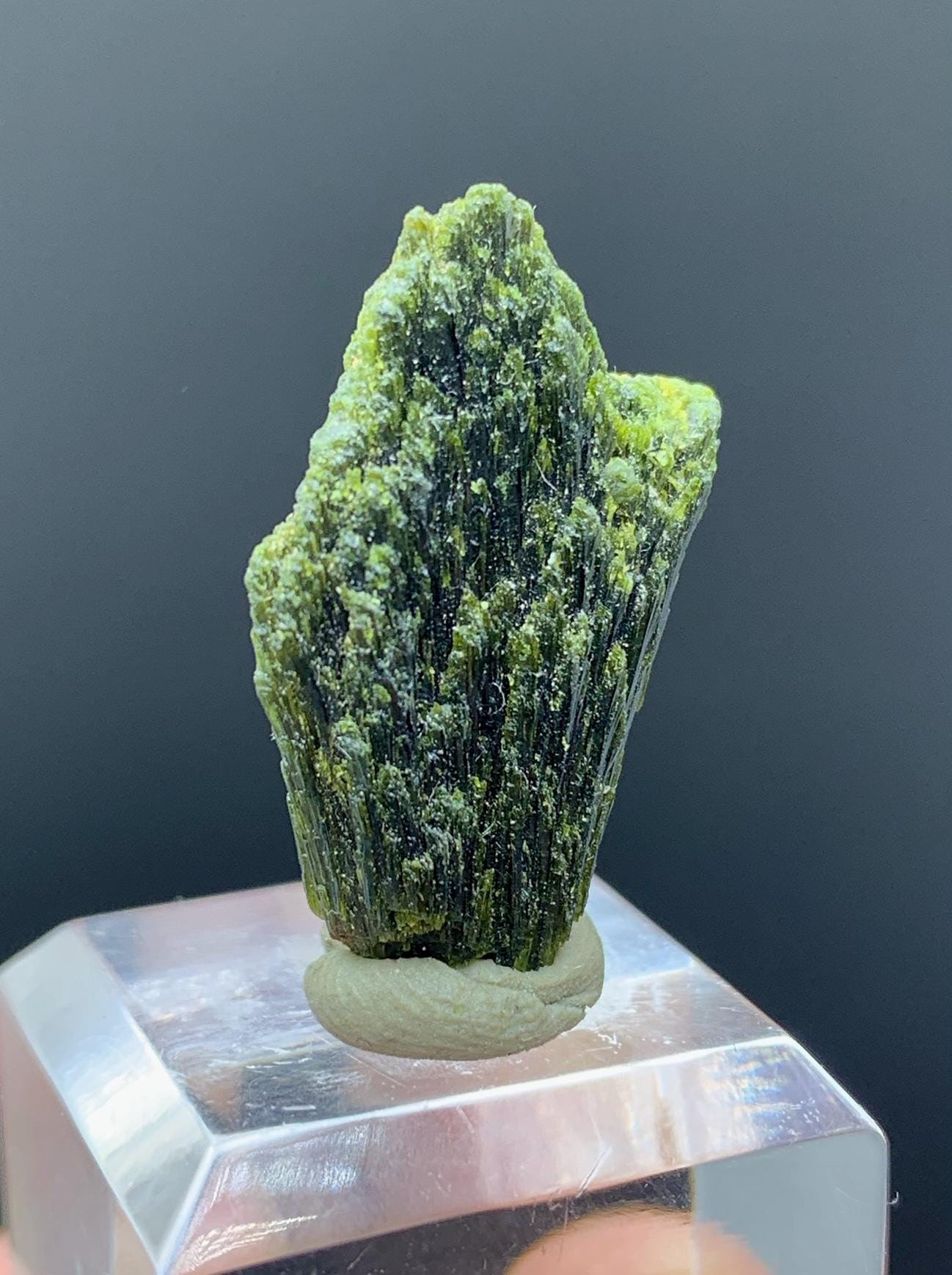 鉱物 緑簾石 原石】パキスタン産 エピドート クラスター 70g 