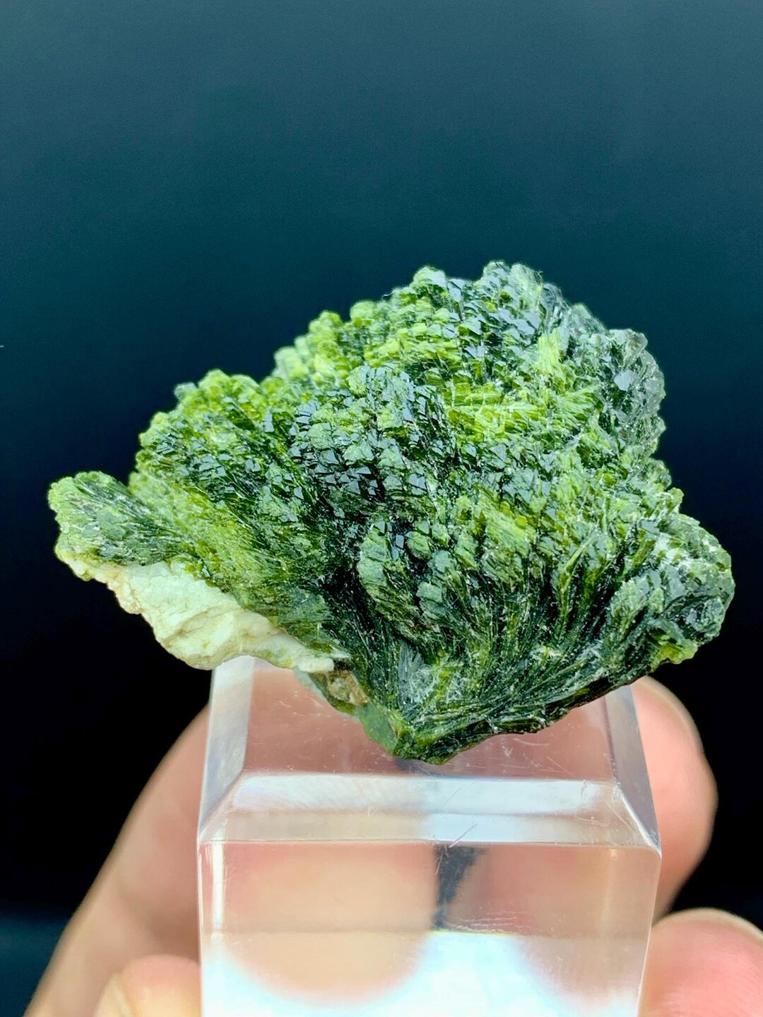 Natural Green Color Epidote Crystal Cluster From Skardu Pakistan-20 ...