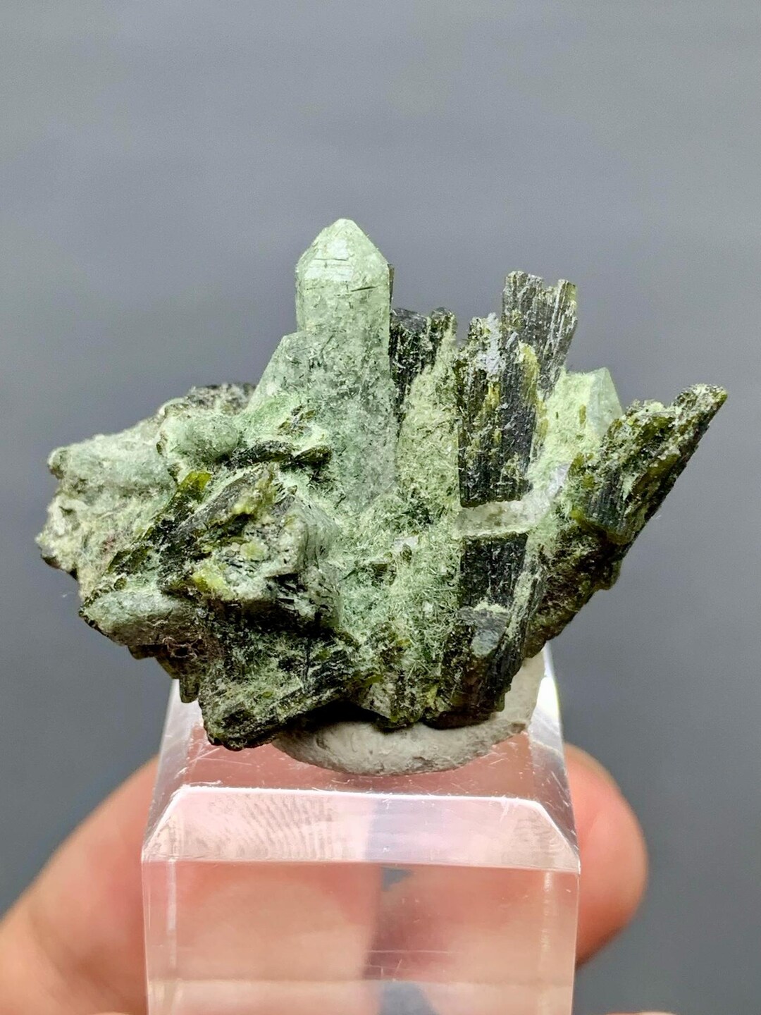 Natural Green Color Epidote Crystal With Quartz From Skardu Pakistan-16 ...