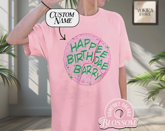 Kundenspezifisches Geburtstags-Komfort-Farben-Shirt für Zauberer-Fans, Happee Birthdae-T-Shirt, magisches Kuchen-T-Stück, Geschenk für Buchliebhaber
