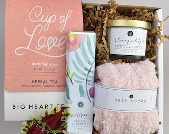 Coffret cadeau soins personnels, tisane, chaussettes douillettes, chocolat artisanal