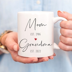 Pregnancy Announcement, New Grandma and Grandpa 2022 Mug Set, Pregnancy Reveal Grandparents, Mug, New grandparents gift, Baby announcement