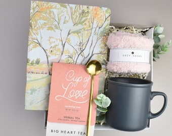Coffret cadeau Hygge, thé, tasse, chaussettes confortables, kit d'entretien
