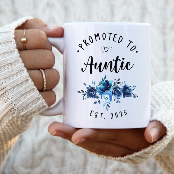New Auntie Mug, Pregnancy Announcement, Personalized Gift