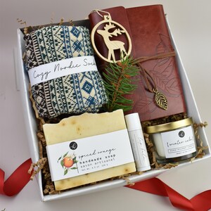 Holiday Gift Box, Christmas Gift Ideas, Merry Christmas Gift Box, Corporate Gifts, Christmas Box, winter gift for colleagues, hygge gift