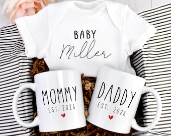 Coffret cadeau pour les nouveaux parents : tasses pour maman et papa, grenouillère personnalisée, cadeau de baby shower
