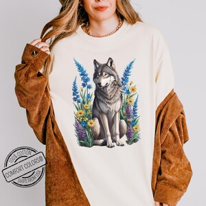 Wolf Shirt Comfort Colors® Flower T-shirt Birthday Gift Animal Lover Shirt Floral Wolf Tee Nature Graphic Tee Wolf Art Shirt Gift for Friend