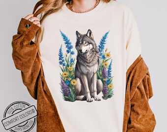 Wolf Shirt Comfort Colors® Flower T-shirt Birthday Gift Animal Lover Shirt Floral Wolf Tee Nature Graphic Tee Wolf Art Shirt Gift for Friend