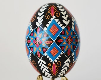 Pysanka Easter egg traditional Ukrainian Egg best gift for mom hand painted on chicken egg shell