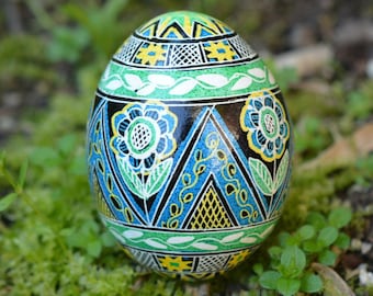 Pysanka egg Green Pysanky folk art Ukraine Ukrainian Easter gift home decor real chicken egg shell artwork beeswax eggs Etsy