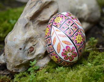 Pysanka Ukrainian Easter art egg, Pink Easter egg hand painted decorative ornament, chicken eggshells handmade Canada