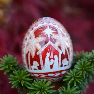 Cristmas Easter Egg: handgeschilderd Oekraïens Pysanka-kerststalornament - Uniek paasdecor