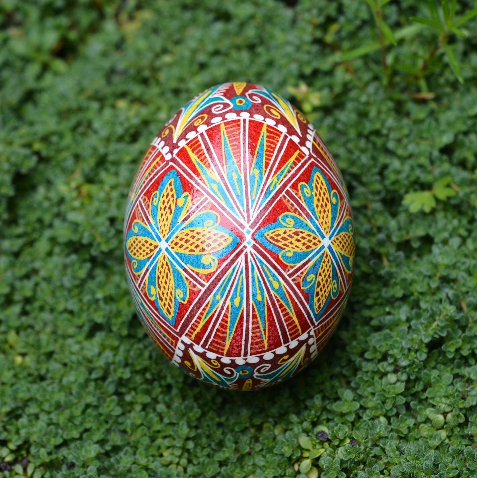 手描きのピサンカ卵、赤い花柄、ウクライナのイースター装飾 - Etsy 日本