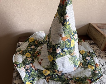 Musical green Witch Hat: Quilted Cotton Costume Hat
