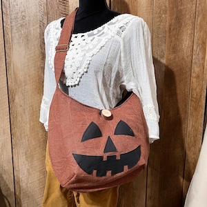 Pumpkin purse, jack-o-lantern bag, orange crossbody bag, Halloween gift for sister, hobo bag perfect for fall