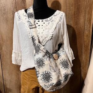 Handmade Sunflower Hobo Bag: Canvas Crossbody Purse with Wood Button