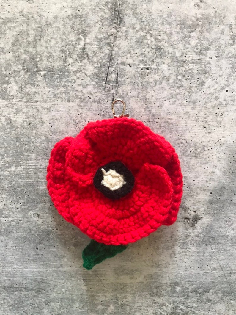 Key accessory Lanyards Amigurumi Pendant Bag Accessory Red and Gold Poppy Crochet Keychain Bags and Purse