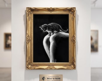Stampa artistica surreale di una figura nuda con un gatto, download digitale in bianco e nero.
