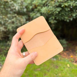 Bengala - Billetera plegable de cuero hecha a mano, billetera plegable delgada, billetera con bolsillo frontal, billetera de cuero personalizada, billetera de cuero minimalista