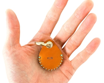 Handcrafted Leather AirTag Case: Keyfob with Carabiner