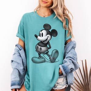 Camiseta Comfort Colors® de Mickey Mouse, Camisetas de Mickey Mouse adorables, Camiseta retro de Mickey Mouse, Camiseta para vacaciones familiares en Disney, Regalo de cumpleaños para amantes de Mickey Mouse imagen 1