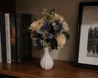 Arreglo floral personalizado con páginas de libros / Ramo literario a medida / Regalo para amantes de los libros / Decoración con nombre o cita personalizada / Regalo único hecho a mano