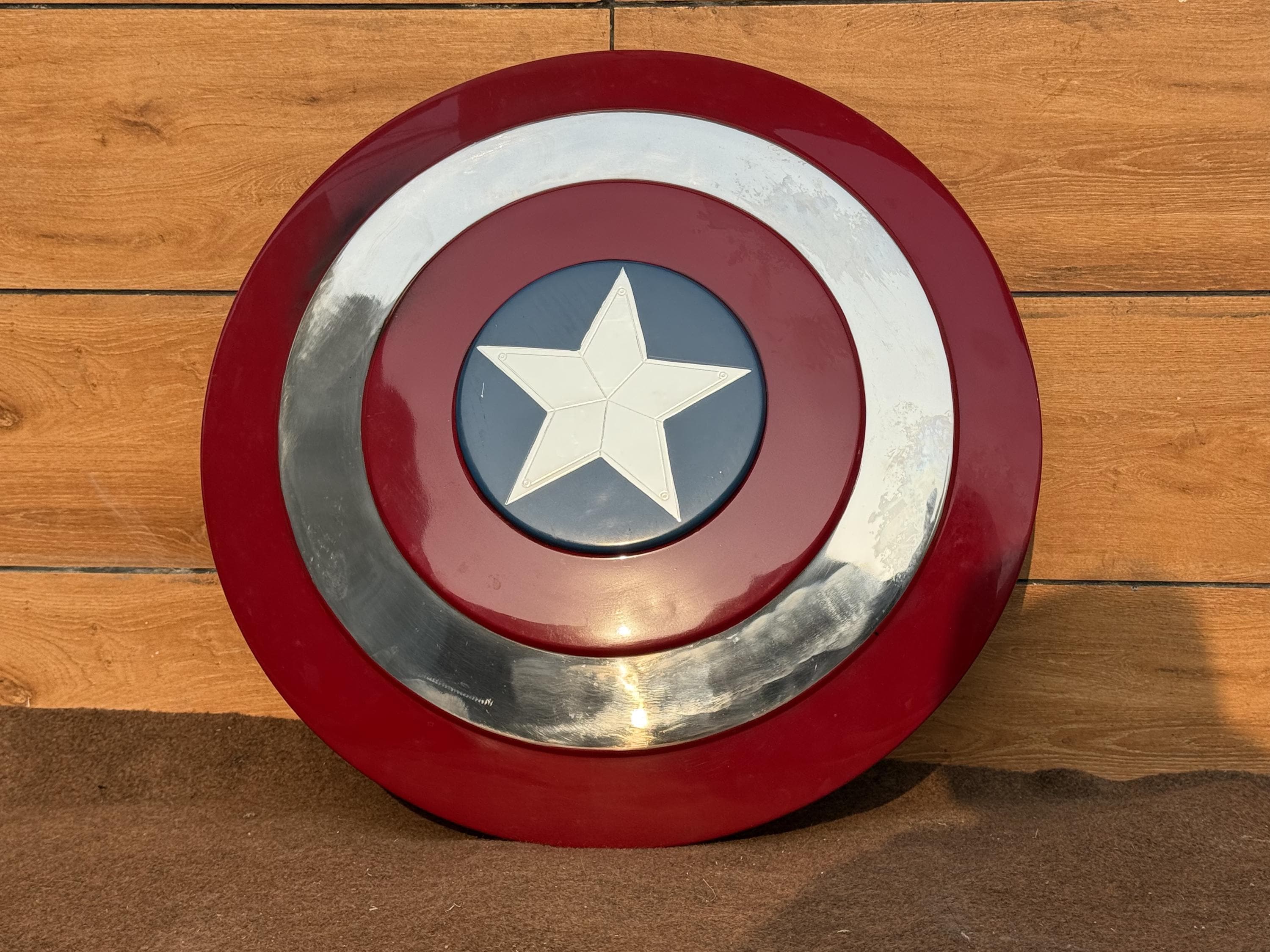 スチール製キャプテン・アメリカのシールドとソーのハンマー
