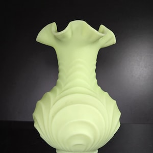 Vintage Fenton Custard Satin Uranium Drapery Vase 9155