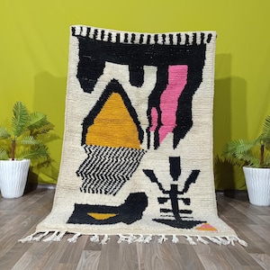Beni Ourain Teppich: Marokkanischer Wollteppich mit Geometrischem Design