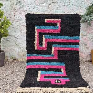 Alfombra bereber marroquí colorida - Alfombra boujad de lana hecha a mano - Alfombra tribal bohemia - Decoración única y vibrante para el hogar - Alfombra marroquí personalizada
