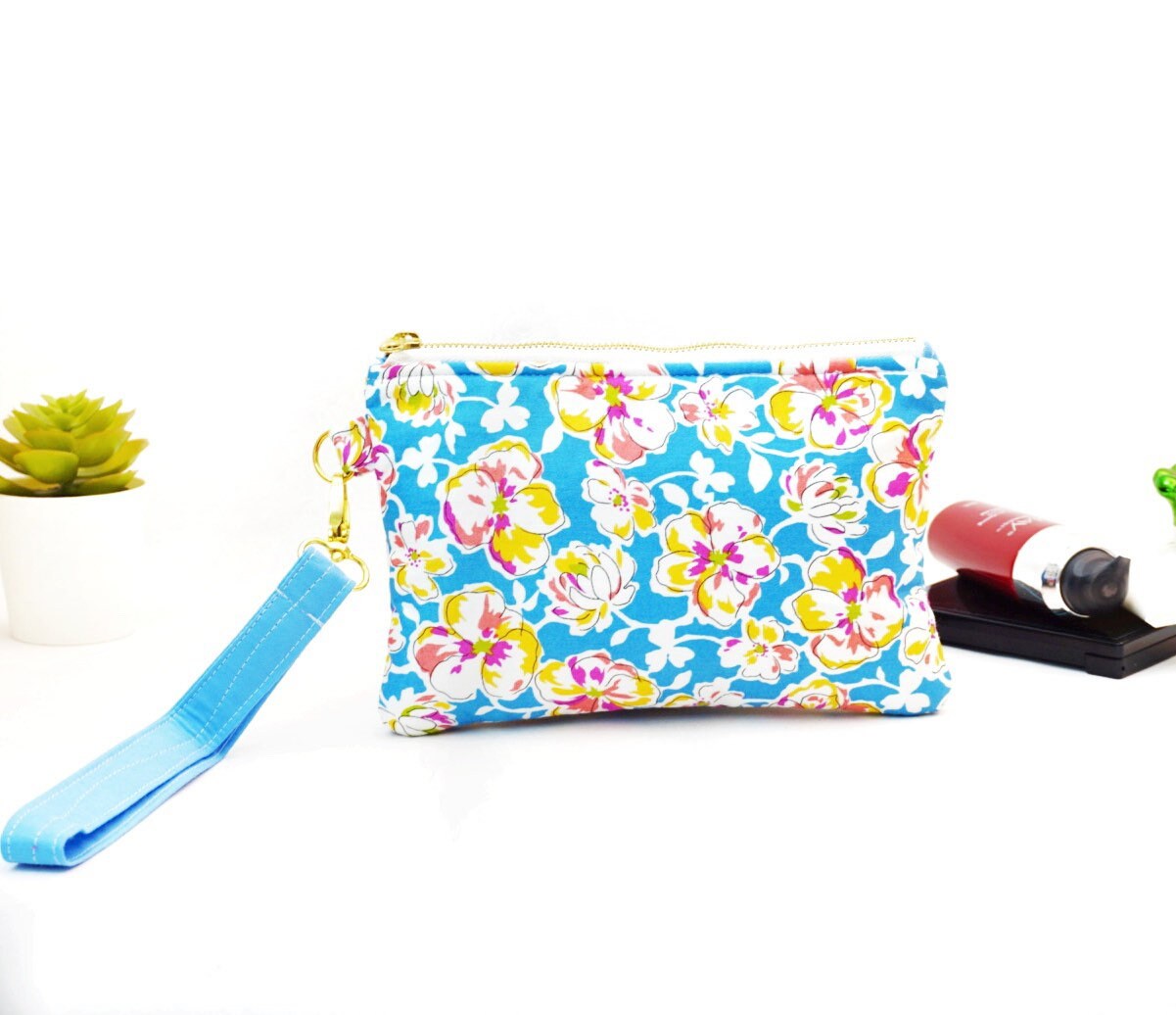 Flat Zipper Pouch Wallet With Wristlet Small Essential Bag Etsy Canada