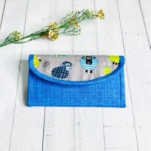 Cartera triple para mujer con 12 tarjeteros, bolsillos para billetes y bolsillos para monedas con cremallera, cartera para teléfono, oveja azul, regalo para mamá