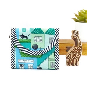 Cartera pequeña verde con tres pliegues para mujer, cartera de tela para tarjetas de crédito, cartera con estampado de gato, regalo para ella