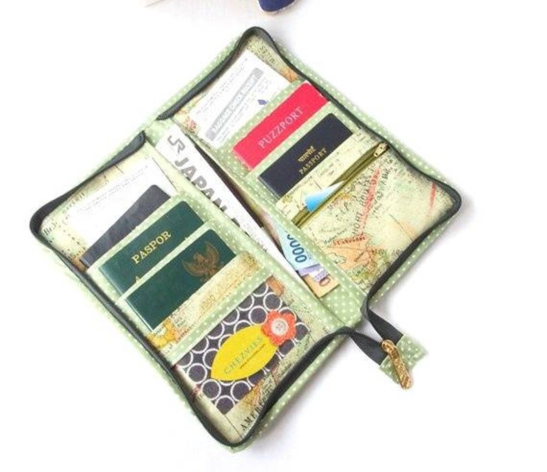 Map Print Large Family Passport Holder with Zipper Closure Etsy