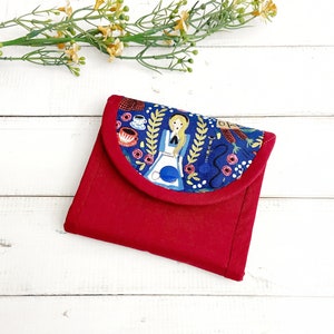 Petit portefeuille trifold, portefeuilles titulaires de cartes pour femmes, portefeuille en tissu de carte de crédit, Alice au pays des merveilles, cadeau pour elle