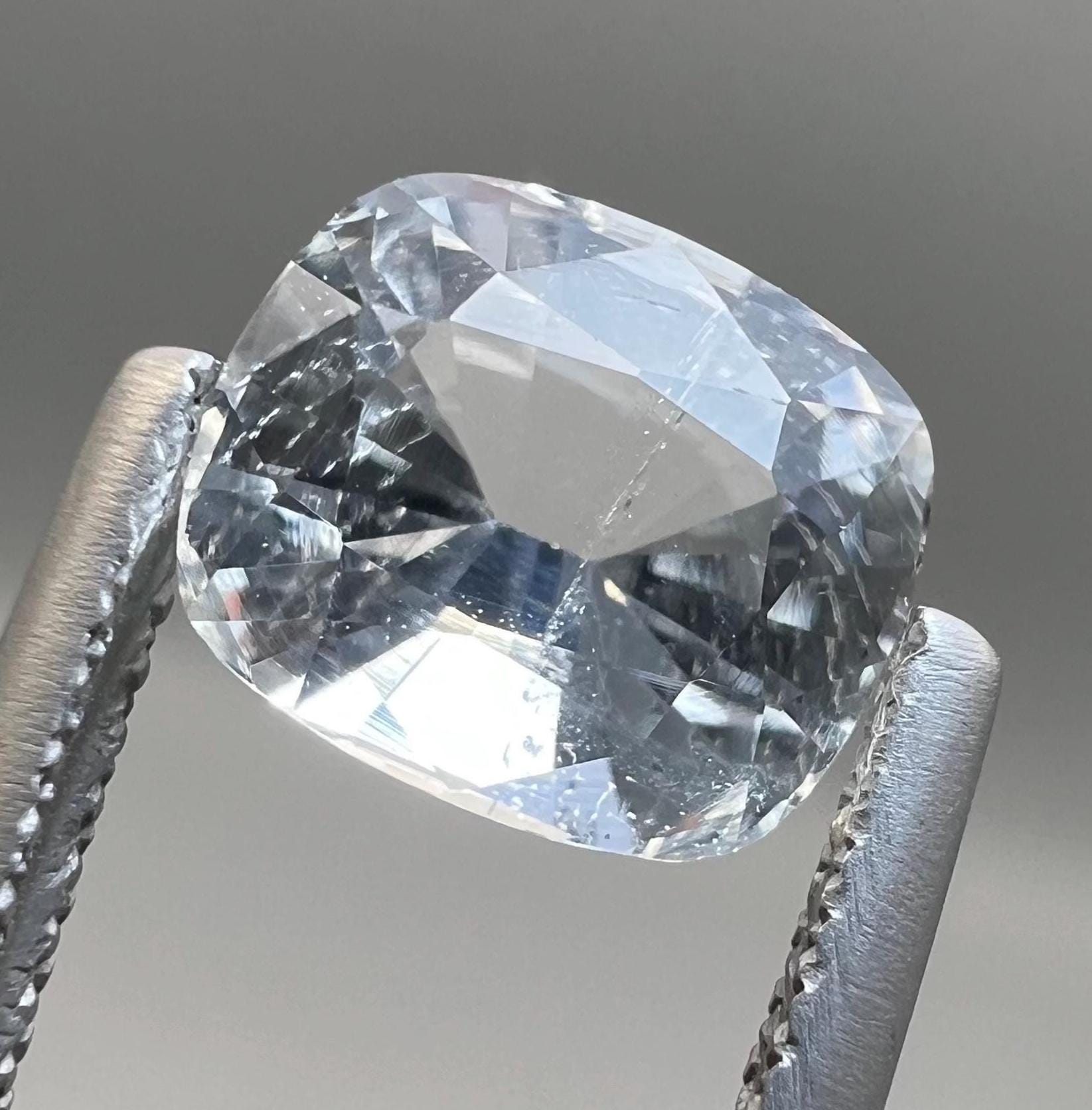 1.85カラット 100%天然アクアマリン ライトスカイカラー パキスタン