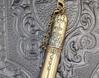 Chatelaine Tools - Porte-aiguilles victorien nouveau design - Chaîne en bronze avec fermoir