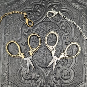 Herramientas Chatelaine - Tijeras pequeñas de 2,5&quot; - Elegantes tijeras de bronce o plata con cadenas extraíbles